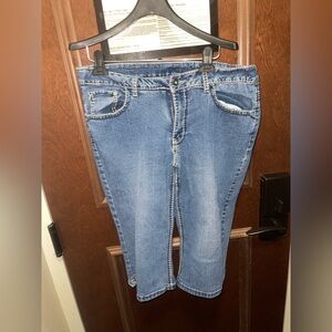 V.S.H. Classic Women's Blue Denim Jean Capris Size 14